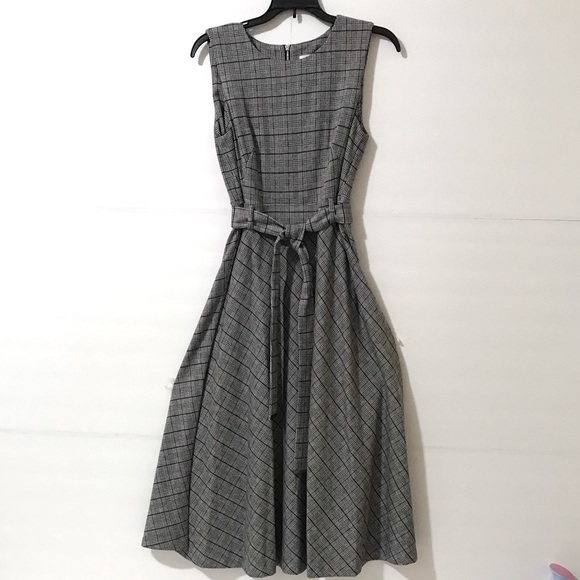 Calvin Klein
Belted Stretch Midi Dress - Picture 2 of 13